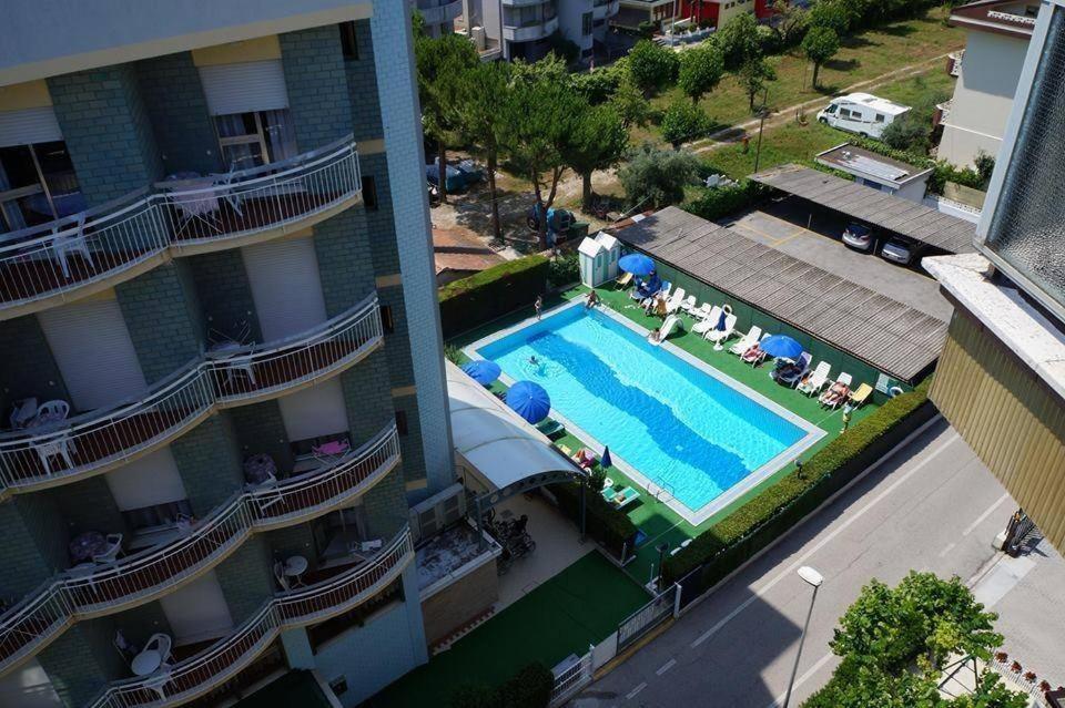 Hotel Boston Alba Adriatica Eksteriør billede