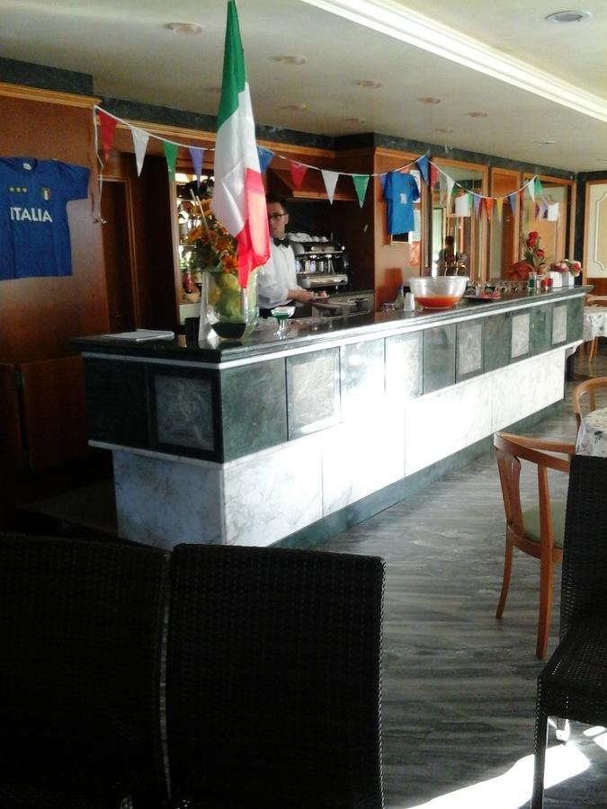 Hotel Boston Alba Adriatica Eksteriør billede