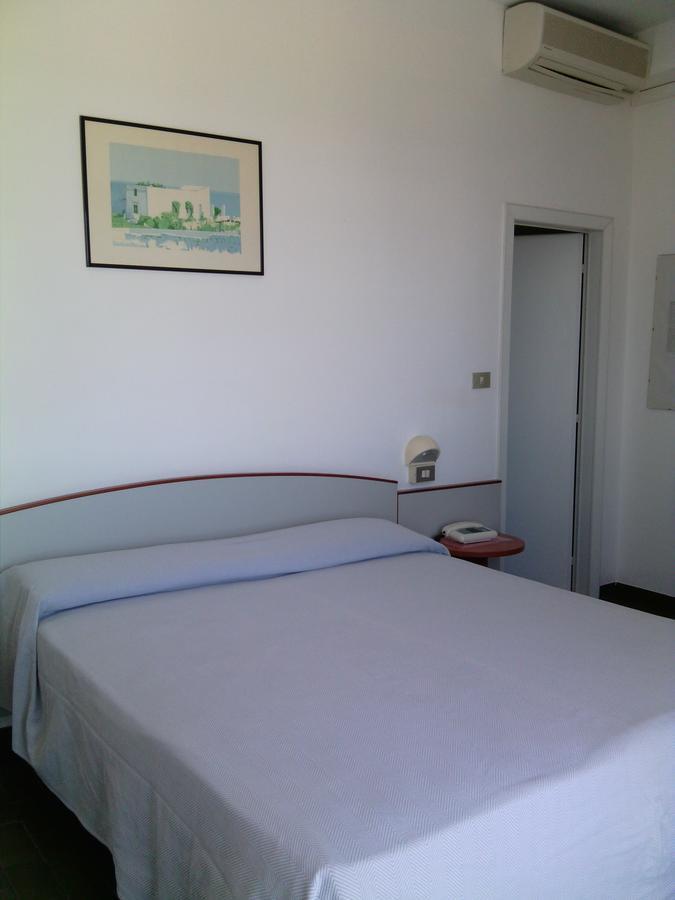 Hotel Boston Alba Adriatica Eksteriør billede