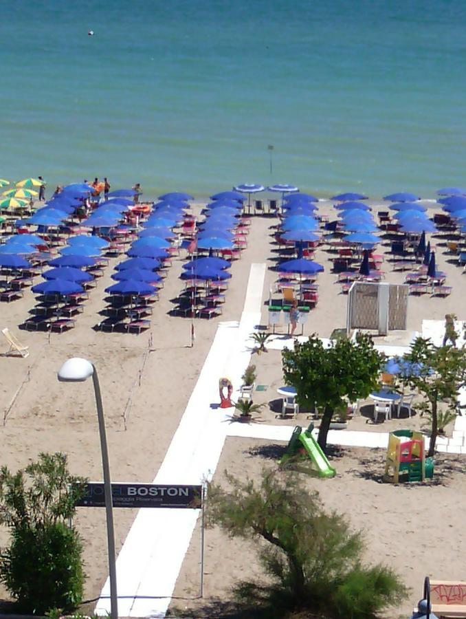 Hotel Boston Alba Adriatica Eksteriør billede