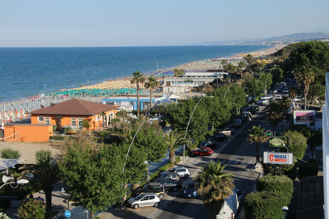 Hotel Boston Alba Adriatica Eksteriør billede