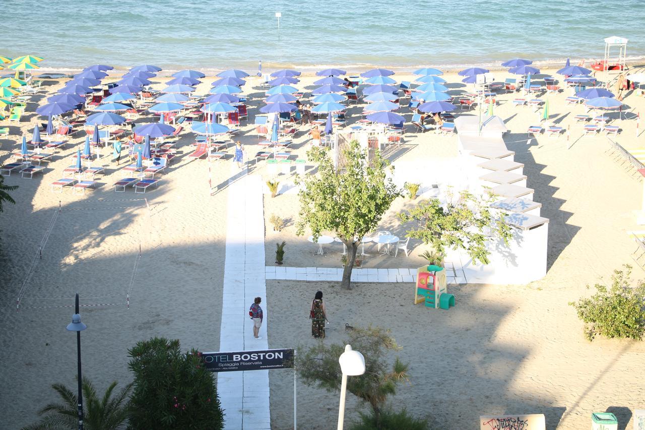 Hotel Boston Alba Adriatica Eksteriør billede