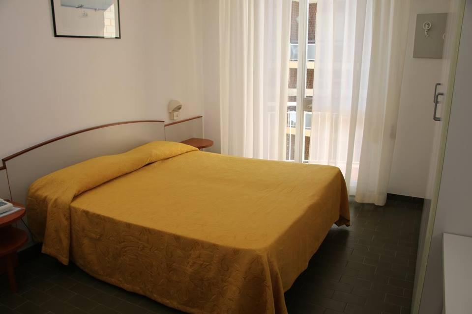 Hotel Boston Alba Adriatica Eksteriør billede